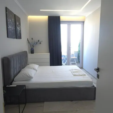 01, Sea View Apartmán *