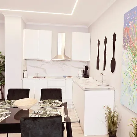 01, Sea View Apartment *